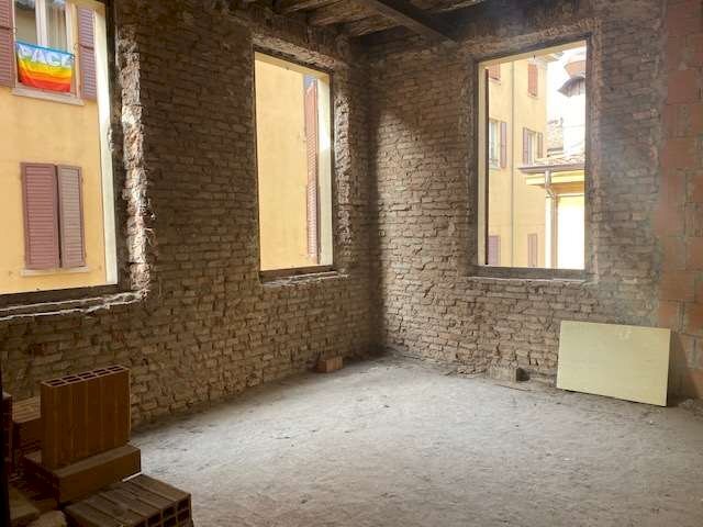 appartamento in vendita a Modena in zona Centro Storico