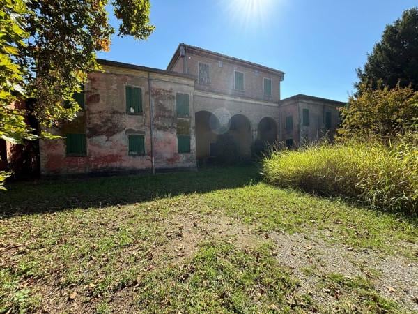 villa in vendita a Modena in zona San Faustino