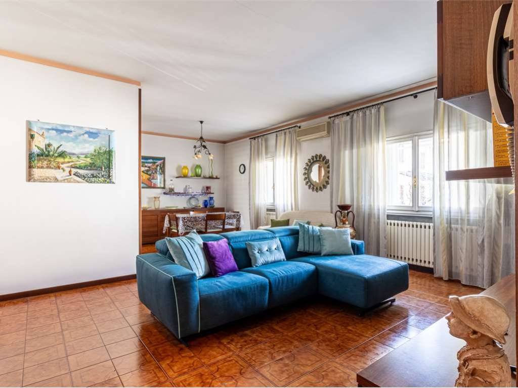 casa indipendente in vendita a Modena in zona Lesignana