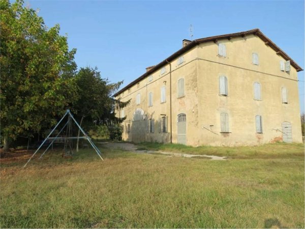 casa indipendente in vendita a Modena in zona Lesignana