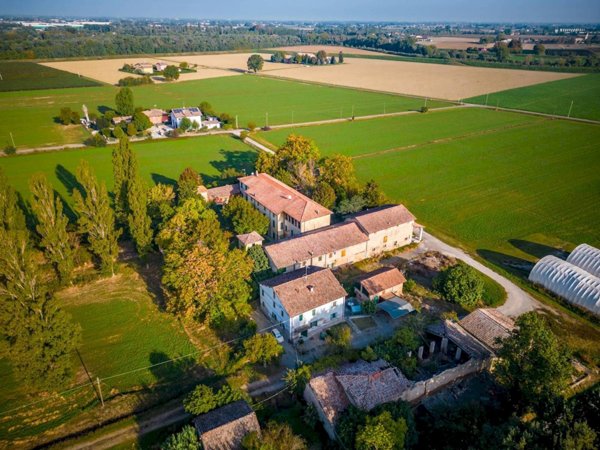 casa indipendente in vendita a Modena