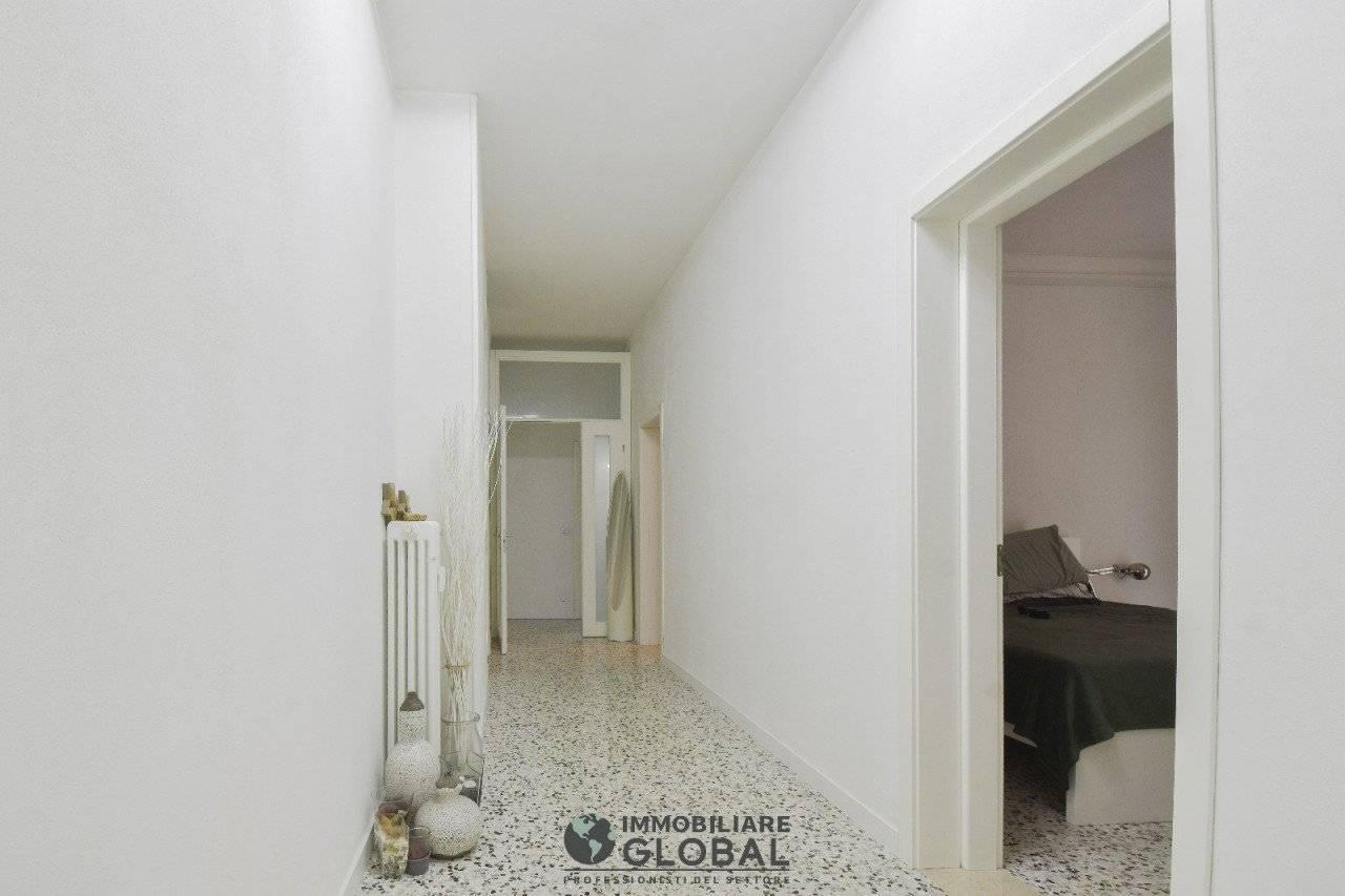 appartamento in vendita a Modena in zona San Lazzaro / Modena Est