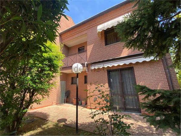 casa indipendente in vendita a Modena in zona Crocetta