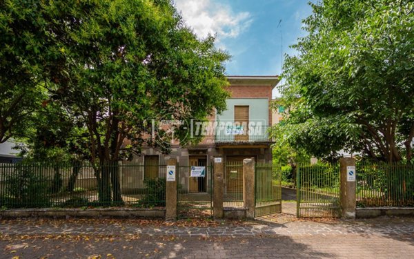 casa indipendente in vendita a Modena in zona San Faustino