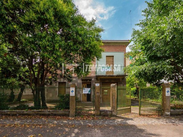 casa indipendente in vendita a Modena in zona San Faustino