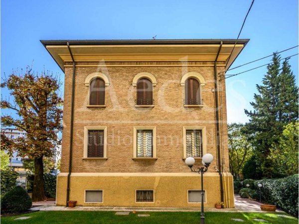casa indipendente in vendita a Modena in zona Sant'Agnese