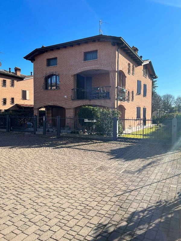 casa indipendente in vendita a Modena in zona Madonnina / Quattro Ville