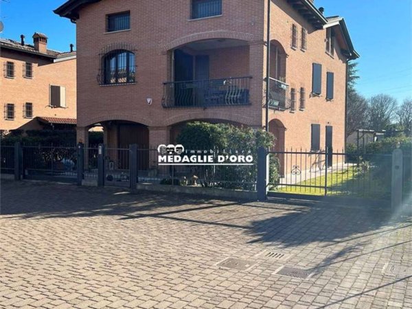 casa indipendente in vendita a Modena in zona Madonnina / Quattro Ville