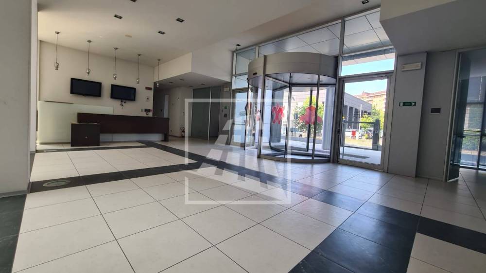 ufficio in vendita a Modena