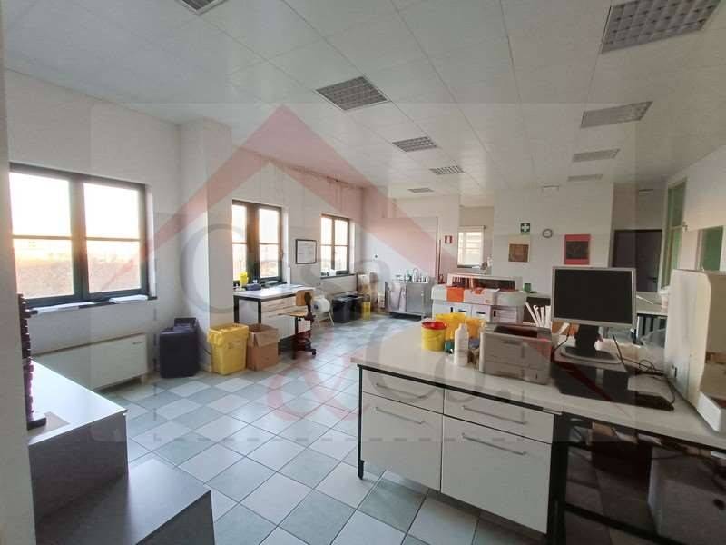 ufficio in vendita a Modena in zona San Lazzaro / Modena Est