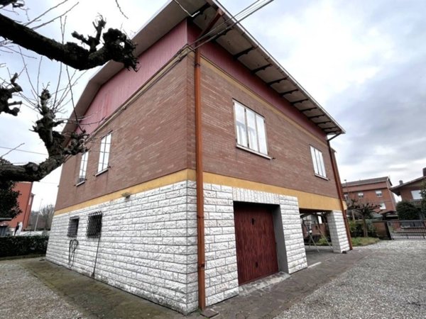 casa indipendente in vendita a Modena in zona San Damaso