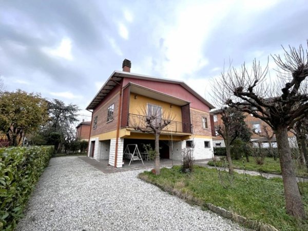 casa indipendente in vendita a Modena in zona San Damaso