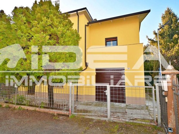 casa indipendente in vendita a Modena in zona Crocetta