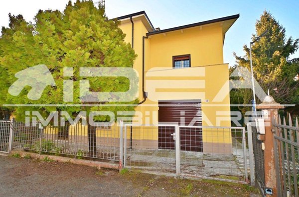 casa indipendente in vendita a Modena in zona Crocetta