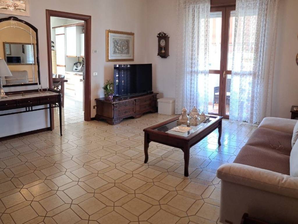 appartamento in vendita a Modena in zona San Lazzaro / Modena Est