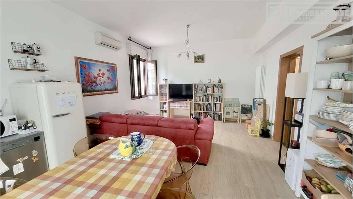 appartamento in vendita a Modena in zona San Lazzaro / Modena Est