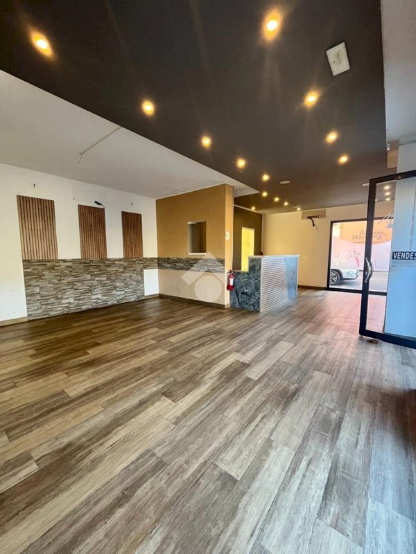 negozio in vendita a Modena in zona San Faustino