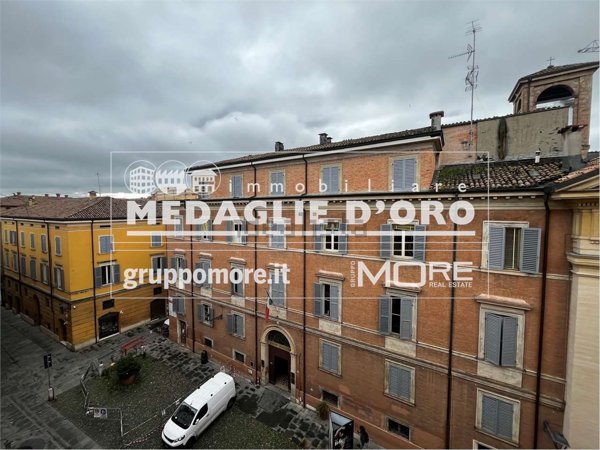 appartamento in vendita a Modena in zona Centro Storico