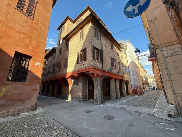 appartamento in vendita a Modena in zona Centro Storico