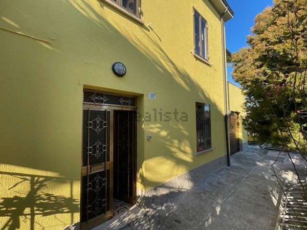 casa indipendente in vendita a Modena in zona Crocetta