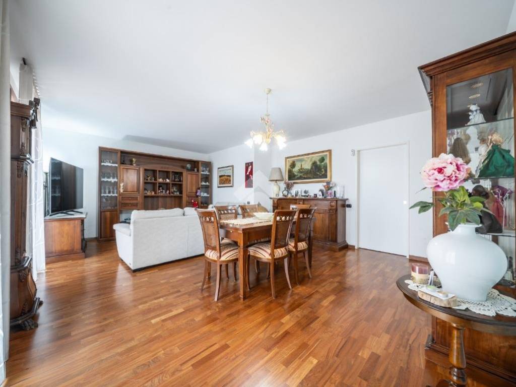 casa indipendente in vendita a Modena in zona Sant'Agnese