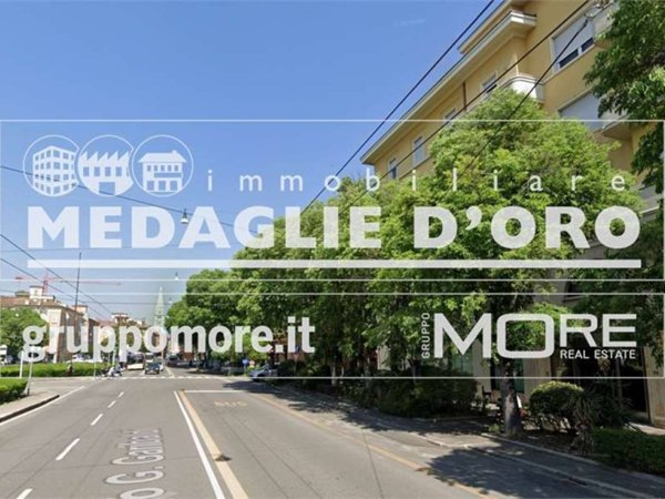 negozio in vendita a Modena in zona Centro Storico