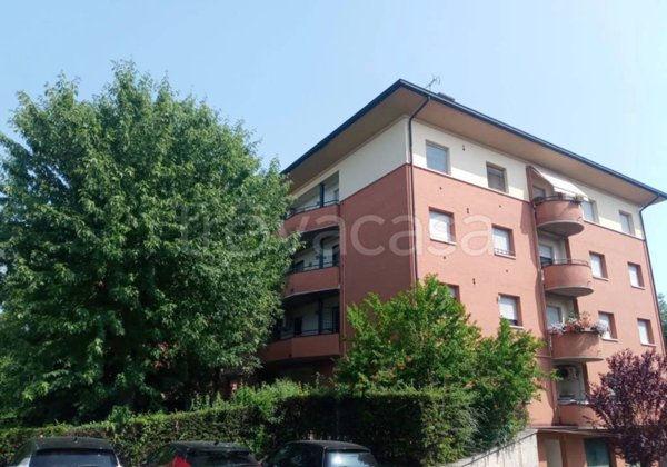 appartamento in vendita a Modena in zona Madonnina / Quattro Ville