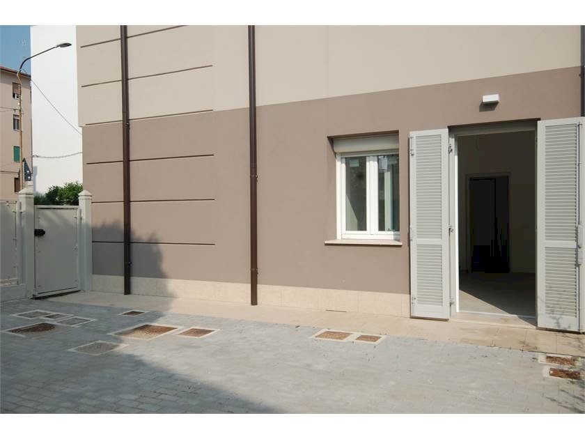 appartamento in vendita a Modena in zona San Lazzaro / Modena Est