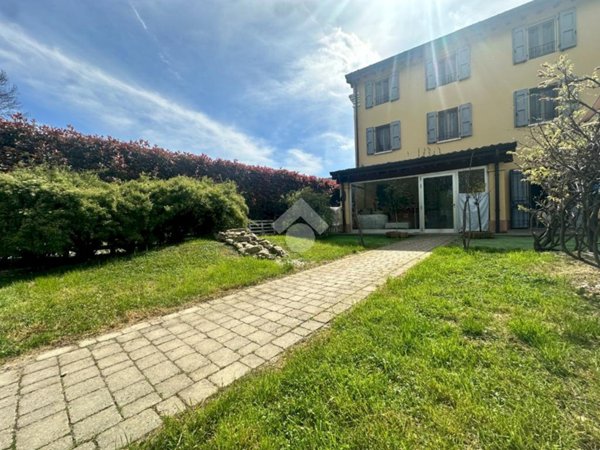 casa indipendente in vendita a Modena in zona San Damaso