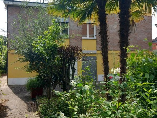 casa indipendente in vendita a Modena in zona Sant'Agnese