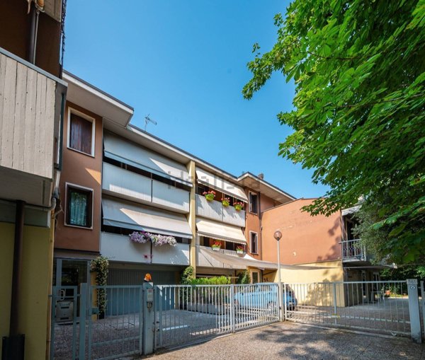 casa indipendente in vendita a Modena in zona Sant'Agnese