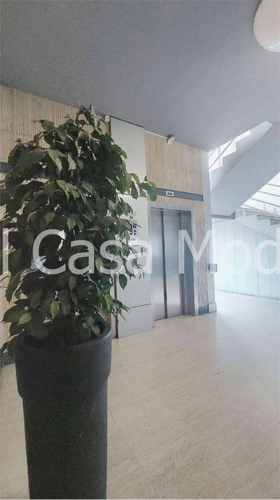 ufficio in vendita a Modena in zona San Faustino