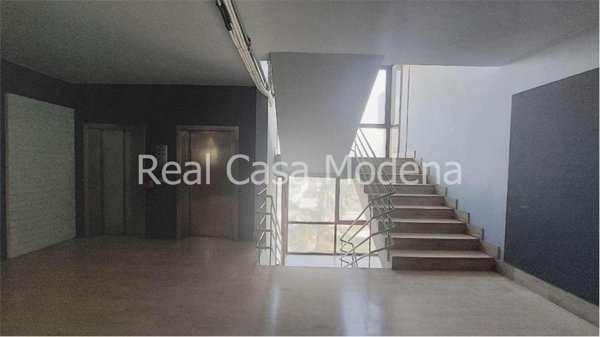 negozio in vendita a Modena in zona San Faustino