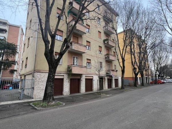 appartamento in vendita a Modena in zona Crocetta