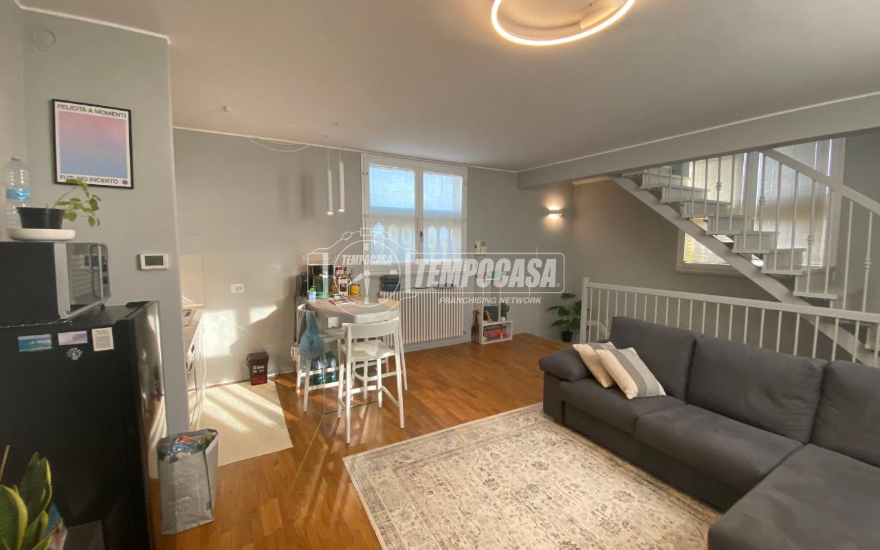 appartamento in vendita a Modena in zona Centro Storico