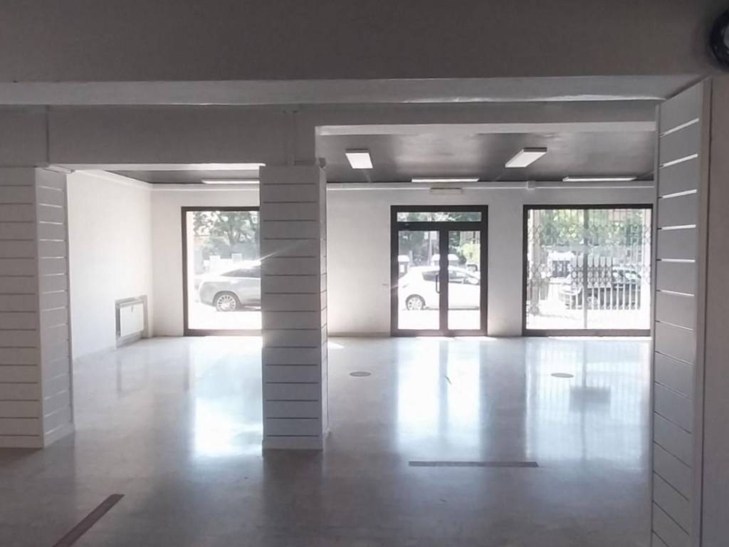 negozio in vendita a Modena in zona San Faustino