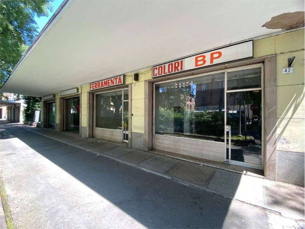 negozio in vendita a Modena in zona San Cataldo