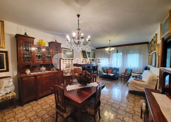 casa indipendente in vendita a Modena in zona San Faustino