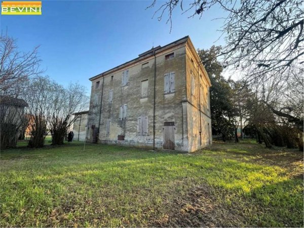 negozio in vendita a Modena in zona Ganaceto