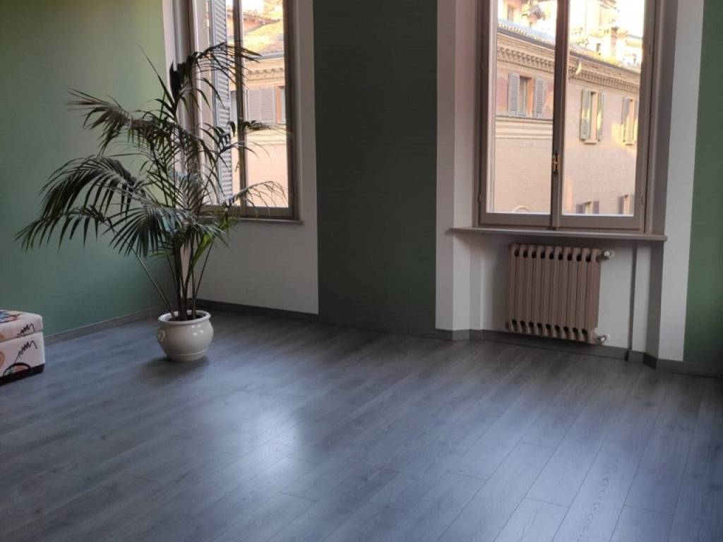appartamento in vendita a Modena in zona Centro Storico