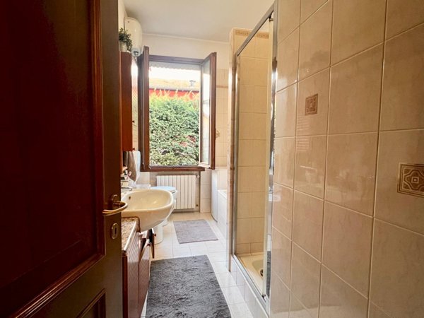 casa indipendente in vendita a Modena in zona Crocetta