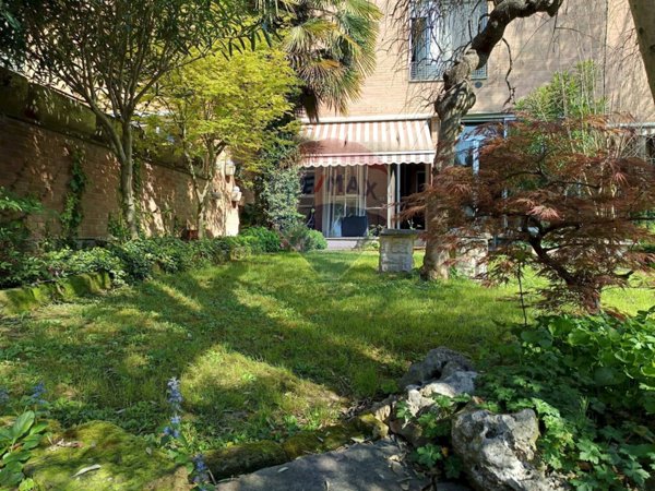 casa indipendente in vendita a Modena in zona Sant'Agnese