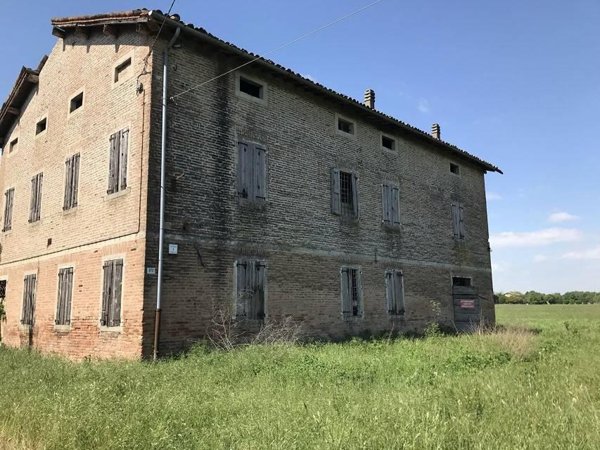 casale in vendita a Modena in zona Villanova