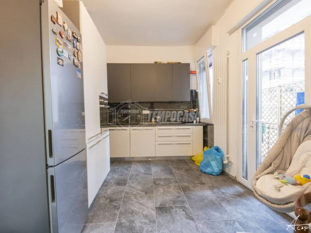 appartamento in vendita a Modena in zona San Lazzaro / Modena Est