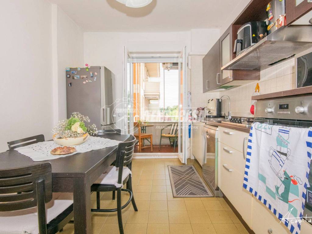 appartamento in vendita a Modena in zona San Lazzaro / Modena Est