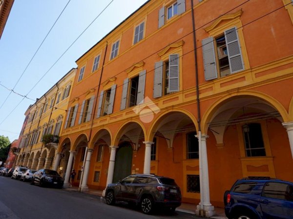 appartamento in vendita a Modena in zona Centro Storico