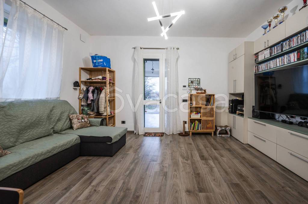 casa indipendente in vendita a Modena in zona Lesignana