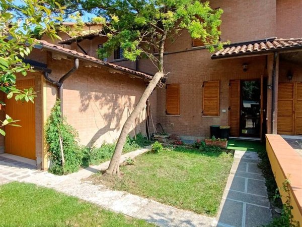 casa indipendente in vendita a Modena in zona Cittanova