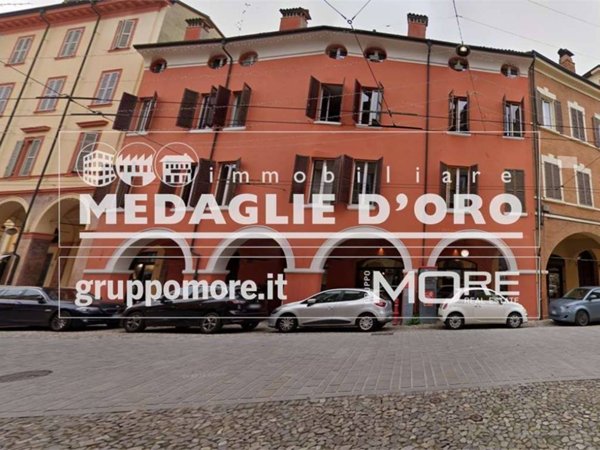 appartamento in vendita a Modena in zona Centro Storico