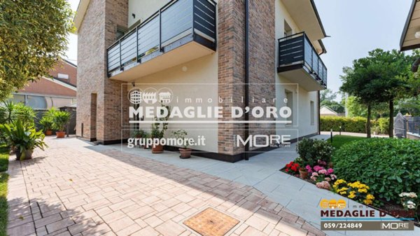 casa indipendente in vendita a Modena in zona Cittanova